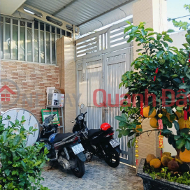 Owner sells corner house with 2 street frontages _0