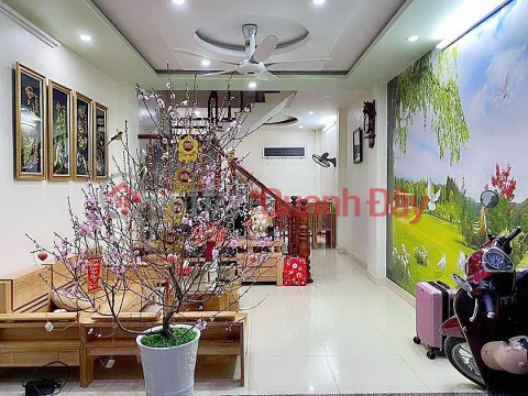 House for sale Hoang Ngoc Phach - Quan Nam, 43m 3 floors private gate, PRICE 2.55 billion _0