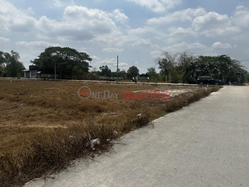 đ 950 Million BEAUTIFUL LAND - GOOD PRICE - Owner Needs to Sell Land Quickly in Duc Hoa Dong Commune, Duc Hoa, Long An