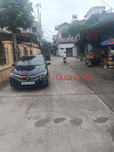 The owner lives far away and needs money to urgently sell land in Lien Ninh with 3 cars to avoid the business of 5.2 billion spreading everywhere Sales Listings