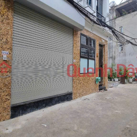 I sell a private house on Truong Dinh street, facing Thong alley. 45m x 6 floors. Registration number Car access to the house _0