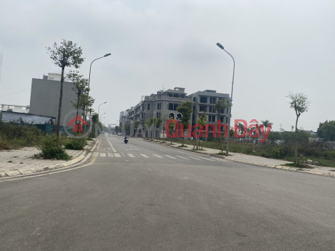 Land for sale 68m2 village edge Co Duong urban area - Tien Duong, 10m asphalt road. Contact 0981568317 _0