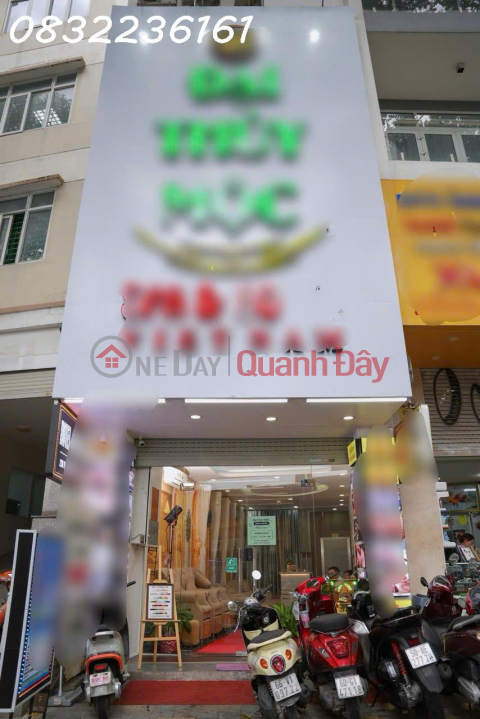 EXTREMELY RARE COMMERCIAL SPACE FOR RENT ON TRAN HUNG DAO STREET, DISTRICT 1 _0
