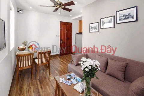Cho thuê căn hộ đầy đủ nội thất có ban công. _0