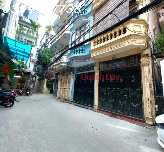 HOUSE FOR SALE IN HOANG QUOC VIET: 40M2 x 5 FLOORS, LEXUS CAR PARKING AT THE DOOR, SIDEWALK LOT, ONLY 9.x BILLION Sales Listings