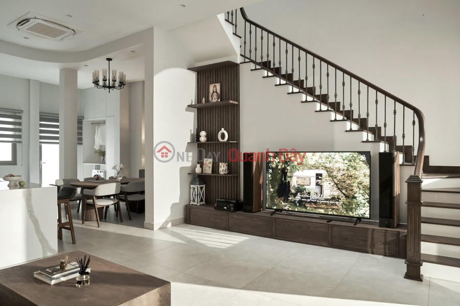 **Bán nhà HXH Cách Mạng Tháng 8, phường 4 Tân Bình; (4,5x13) 4 tầng Niêm yết bán