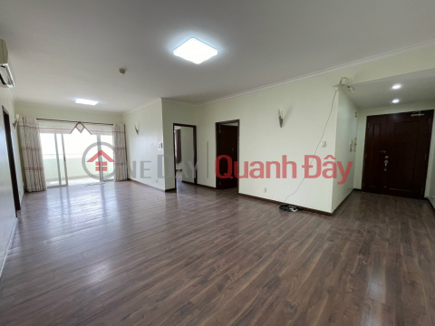 Owner needs to sell quickly luxury apartment Hung Vuong Plaza: 116m2, 3 bedrooms, 3 bathrooms with full red book, ready to live _0