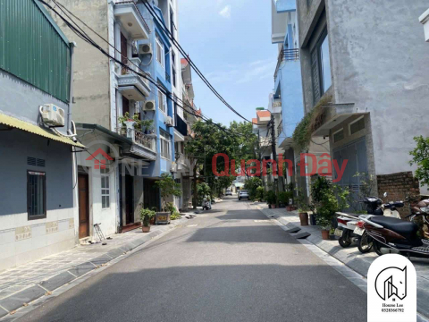 Beautiful land divided into plots, car-avoiding road near C3 school, Thach Ban market, 61m, frontage: 4.7m, 10 billion 9 _0