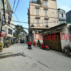 House for sale in Kim Giang, 130m², car parking available, 4m wide alley, connecting to many other streets, only 120 million VND\/m². _0