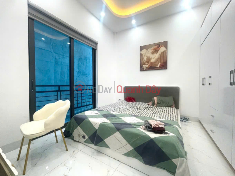 , Please Select, Residential Sales Listings đ 7.7 Billion