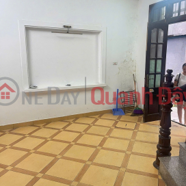 Cho thuê nhà nguyên căn ngõ Phố Vọng. 10tr/tháng. 5 tầng, 30m²/tầng, 2 ngủ khép kín. _0