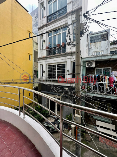 Whole House Right In The Center Of Phu Nhuan, Vietnam Rental đ 8 Million/ month