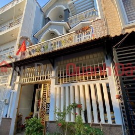House for sale in Linh Dong Thu Duc, 4 floors, 4 bedrooms, just over 6 billion, come home with car, move in immediately _0