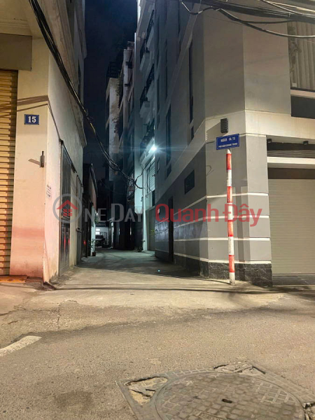 đ 7.38 Billion, BEAUTIFUL HOUSE ON DAM QUANG TRUNG STREET, 6 FLOORS, FULL INTERIOR - 7-SEAT CAR PARKING AT THE DOOR, 30\\/35M2, 6 FLOORS, 7.38 BILLION, LONG BIEN.