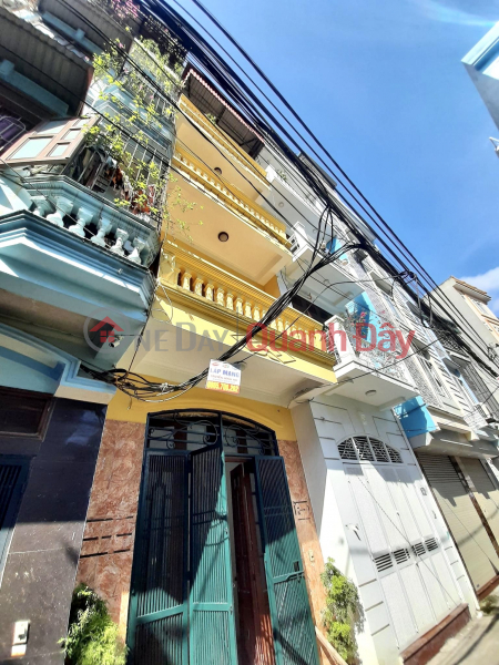 Selling Den Lu house, 39m x 4 floors, 3 billion, wide alley, 20m to the car Sales Listings