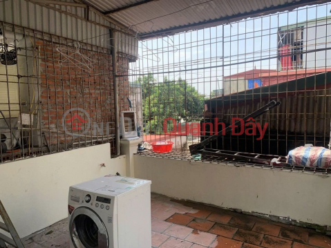 Cho thuê nhà Phố Bạch Đằng, 7.5 triệu: 25m2 x 4 tầng, 2 ngủ, 3 vệ sinh _0