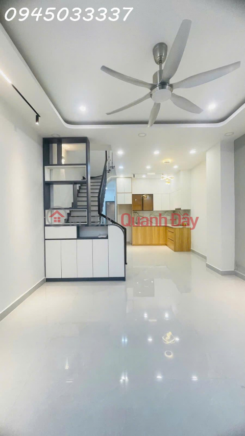 House for sale in Phu My Ward, District 7, land area 70m2 (4.2m x 16.5m),price 5.1 billion VND. _0