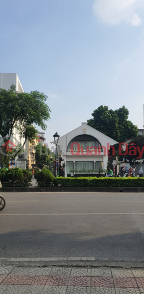 Property Search Vietnam | OneDay | Nhà ở, Niêm yết bán BÁN NHÀ MẶT PHỐ NGUYỄN VĂN CỪ, DT121, 2T, MT 6.2, GÍA 20.9 TỶ.DIỆN TÍCH RỘNG, KINH DOANH, GIÁ ĐẦU TƯ.