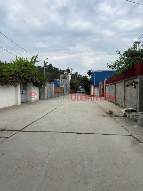 Beautiful 3-story house on Tran Tat Van street - Wide alley allowing trucks to turn around - Central location - Price only 2.92 billion VND _0