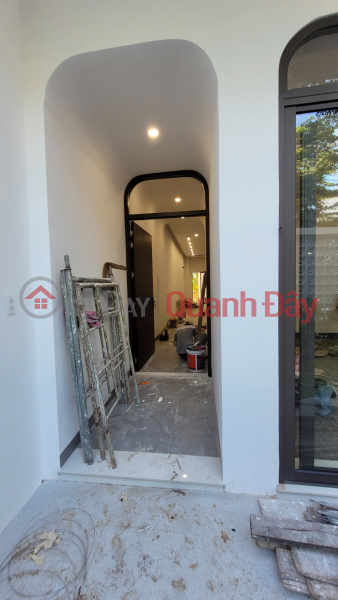 Biệt thự thiết kế hoàn toàn mới - 3 phòng ngủ + 3 phòng tắm Niêm yết bán