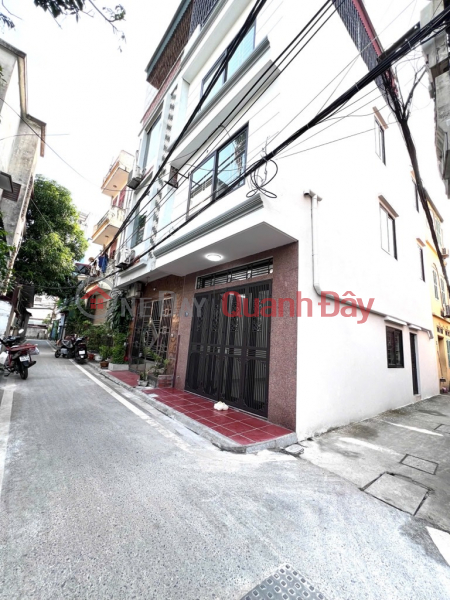 House for sale in Duc Giang, 40m x 4 floors, corner lot, car parking at door. Contact 0936123469 Sales Listings