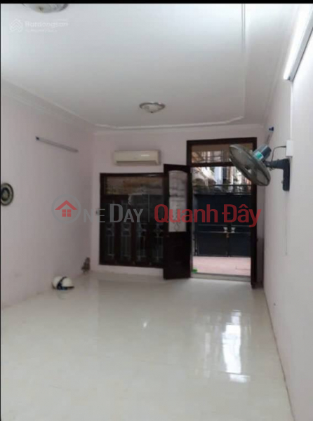 đ 11.5 Million/ month, House for rent in Hoang Van Thai car alley, 3 floors x 45m2, 4 bedrooms, 11.5 million VND. Company office, business, family, group accommodation.