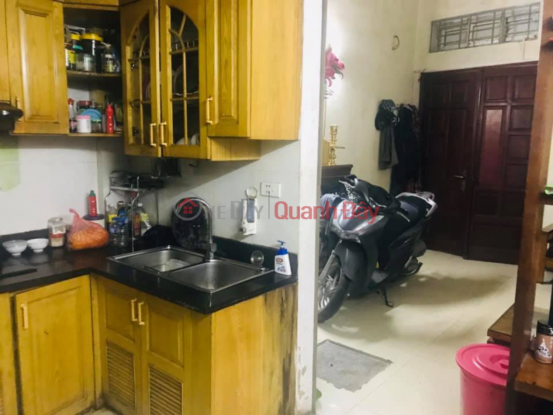 House for sale in the rare neighborhood of Ta Quang Buu, 5-storey house, extremely shallow alley, DT35m2, 3.6 billion. Sales Listings