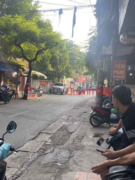 HIGH PROFIT INVESTMENT OPPORTUNITY, SELLING LAND AND GIVING A LEVEL 2 HOUSE AT PHUC DIEN STREET, NAM TU LIEM, HANOI. Sales Listings