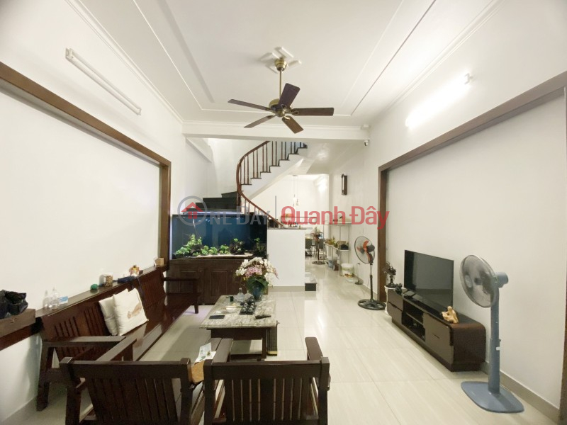 ₫ 16.5 Billion BEAUTIFUL HOUSE NGUYEN VAN CU - NEAR STREET - CAR ACCESS TO THE HOUSE - WIDE AREA - FULL FACILITIES