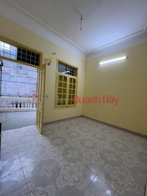 INVITING TO RENT A ENTIRE HOUSE IN DE LA THANH - 50M x 3 FLOORS - NEW HOUSE - BRIGHT _0