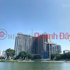 I need to urgently sell a 3-bedroom luxury apartment at 14 Lang Ha, Thanh Cong lake front, red book in the owner's name. _0