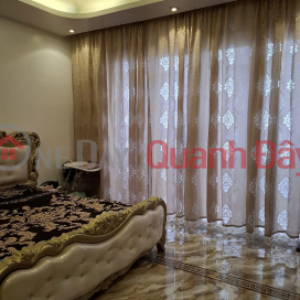 Selling subdivided houses, cars, business Huynh Thuc Khang, Dong Da 89m 5 floors MT 5m 26 billion _0