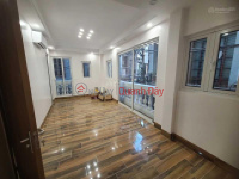 đ 10 Billion, FAMILY SELLING TRUNG KINH HOA TOWNHOUSE WITH 6-FLOOR CAR GARAGE CORNER LOT 45M2 WITH CLEAR LANE PRICE OVER 10 BILLION
