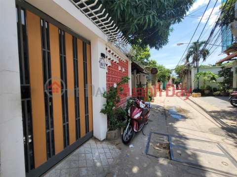 Land for sale on Ba Huyen Thanh Quan street leading to Vo Nguyen Giap, near the sea, beautiful location _0