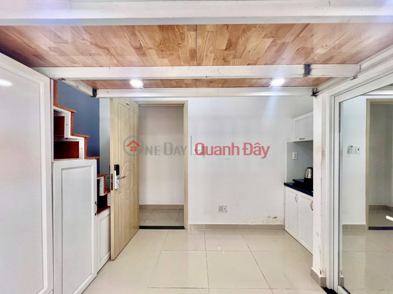 Newly renovated duplex apartment for rent at 359 Le Van Sy. Rental Listings