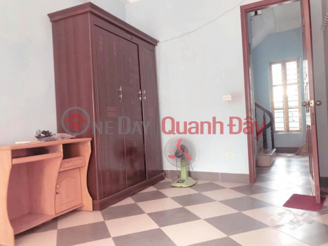 House for rent in Goc De alley, 4 floors x 35m2, 9 million VND, move in immediately. _0