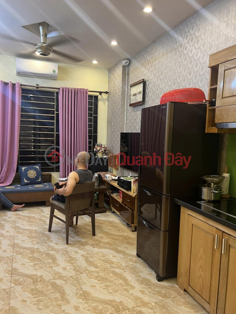 House for sale at Alley 49 Duc Giang 60m x 4T, car price 3.x billion TL. Contact: 0936123469 _0