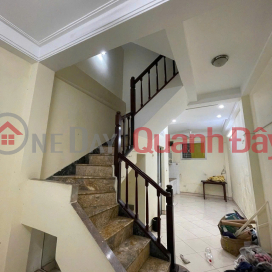 Whole house for rent in lane 224 Le Duan, 40m2 x 5 floors, 5 bedrooms, 12.5 million _0