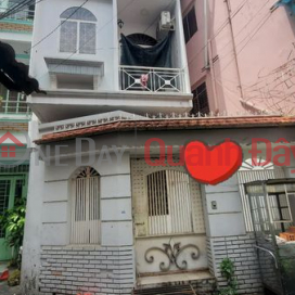 Whole house for rent on Duy Tan street (849-9750194269)_0