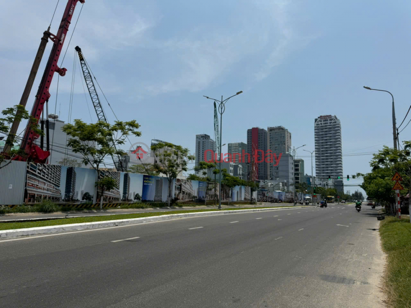 + Sơn Trà, Đất vị trí đắc địa, Ngô Quang Huy, phía sau 2 tòa thương mại 29 tầng vương thừa vũ và sát lô góc Việt Nam Bán | đ 15,8 tỷ