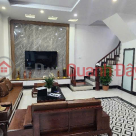 Owner needs to sell 45 square meter house in Quang Trung Ha Dong _ full furniture _ 3 airy house _ car _ high-class residents _0
