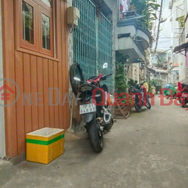 Just over 1 billion - selling house in alley, 3m, 27m2, Quang Trung, Ward 10, Go Vap _0