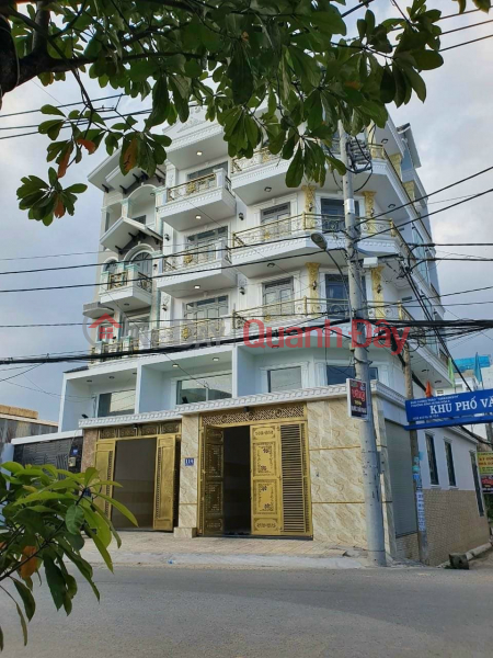 2 corner apartments for rent adjacent to street 18B. Wide road for large trucks to enter\\/park comfortably Rental Listings