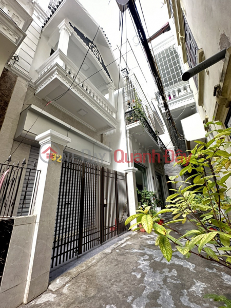 House for sale, lane 302 Van Cao, area 48m 3.5 floors PRICE 2.49 billion, private yard Sales Listings