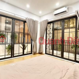 House for sale in Kham Thien Market, Dong Da, 30m2, 3 floors, MT4m, near the street, price 3 billion VND _0