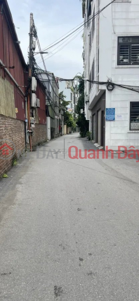 đ 6.58 Billion | Beautiful new house for sale in Ngoc Thuy, 35m2, 5 floors, 3.6m frontage, 6.58 billion Long Bien. car lane.