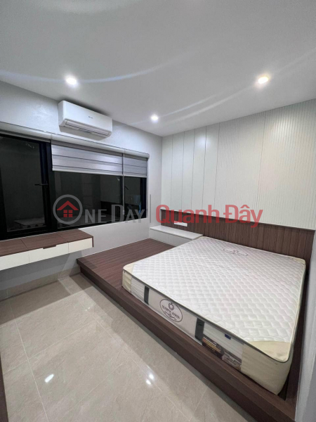 đ 11 Million/ month | Owner rents out 1N1K apartment 50m2 at the beginning of lane 140 Tran Duy Hung. Has balcony and private washing machine.