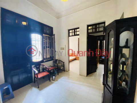 House for sale in VIP lane on Hoang Cau street, corner lot, private car, highly educated people. _0