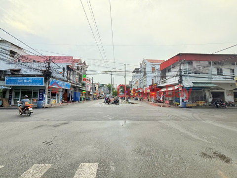 BEAUTIFUL HOUSE - GREAT PRICE - OWNER NEEDS TO RENT OUT QUICKLY - HOUSE WITH 2 BUSINESS FRONTAGES IN BINH HOA WARD, BINH DUONG _0