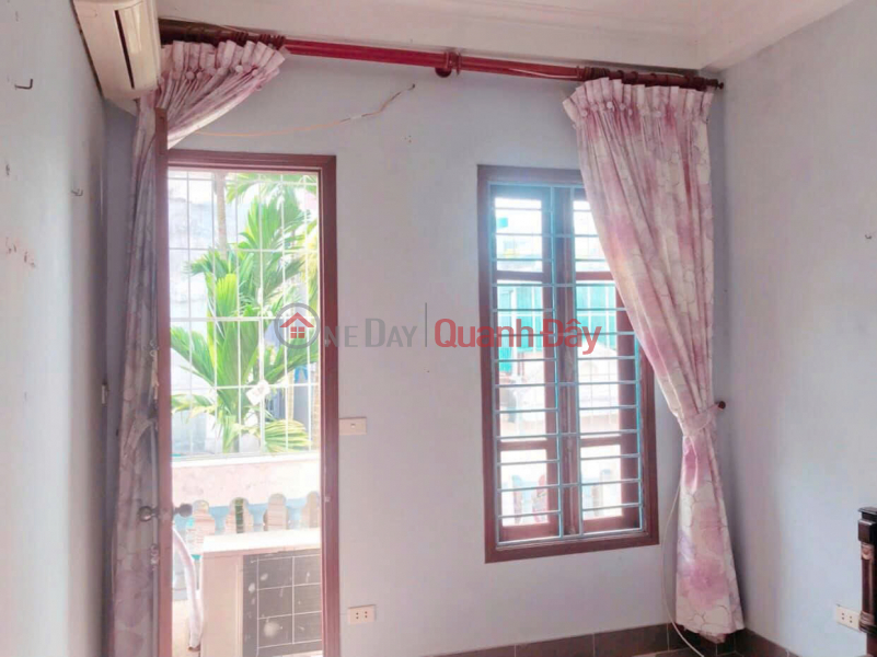 đ 9 Million/ month House for rent in Goc De alley, 4 floors x 35m2, 9 million VND, move in immediately.